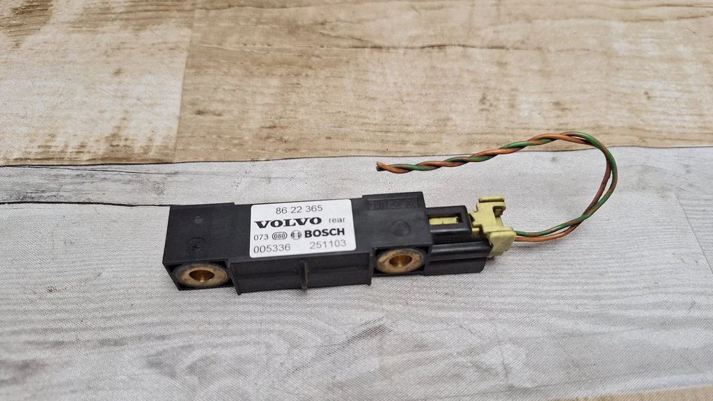 Airbag deployment crash/impact sensor 8622365