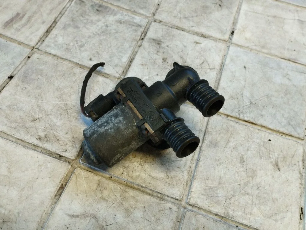 Coolant heater control valve 64118369805