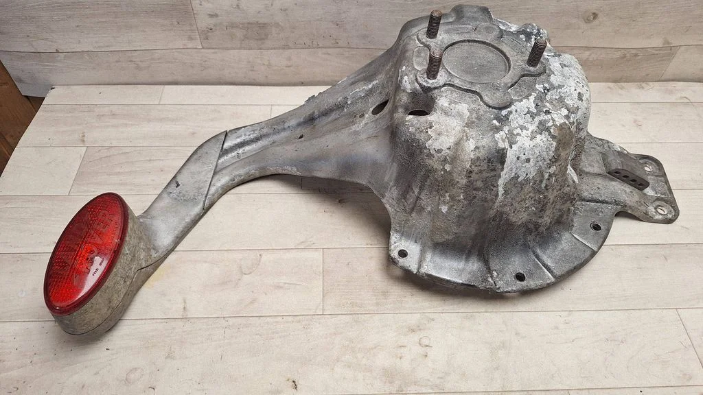 Spare wheel mounting bracket – Land Rover Freelander (1996-2006)