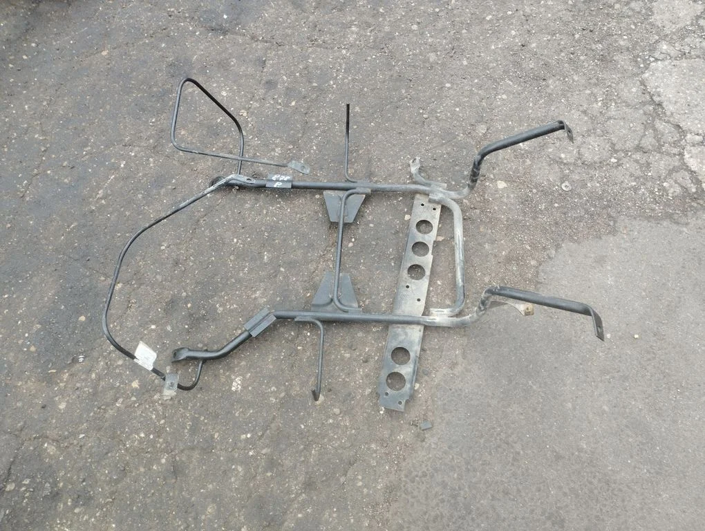 Spare wheel mounting bracket