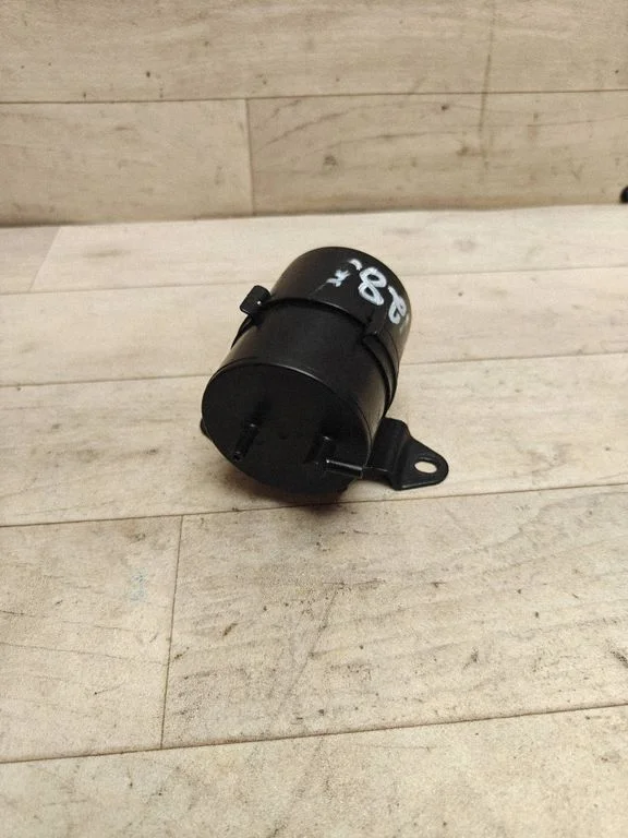 Vacuum air tank
