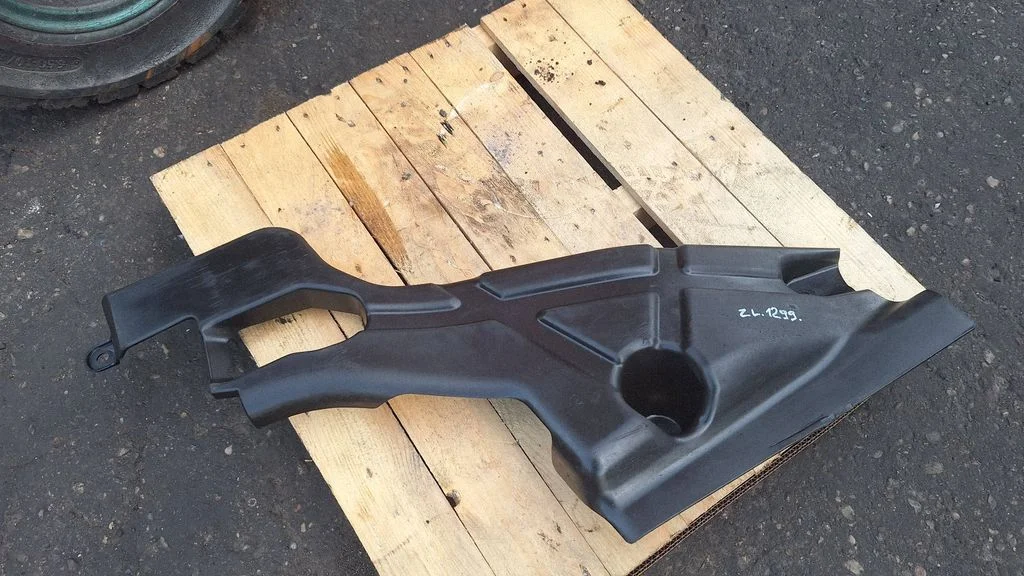Rear underbody cover/under tray DG9311778B