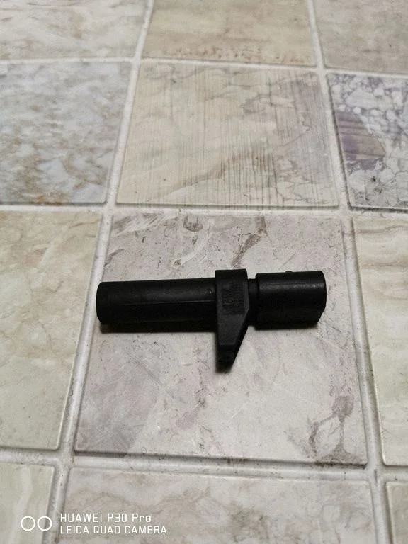 Crankshaft position sensor 003153
