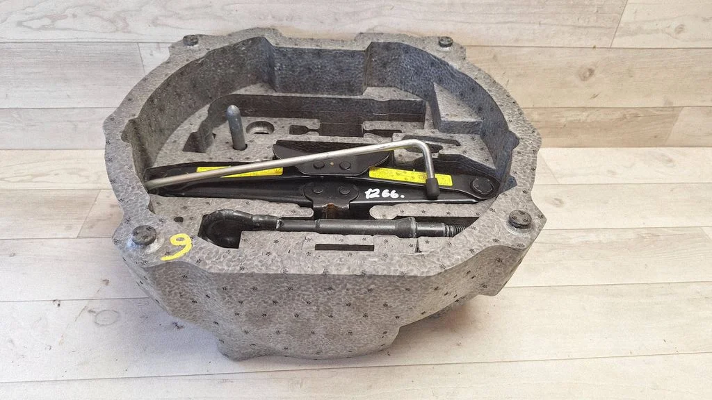 Tool set 9681838180