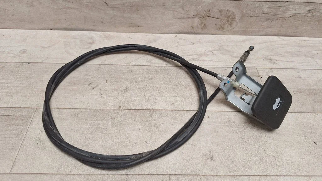 Fuel cap release pull handle – Opel Antara (2006-2016)