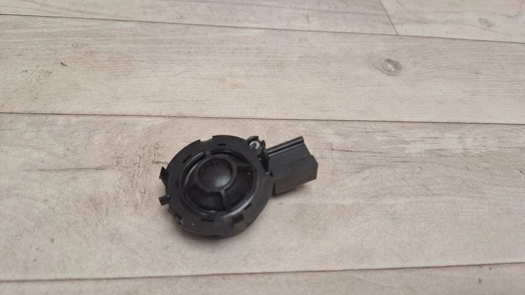 Front door high frequency speaker – Volvo V50 (2008-2012)