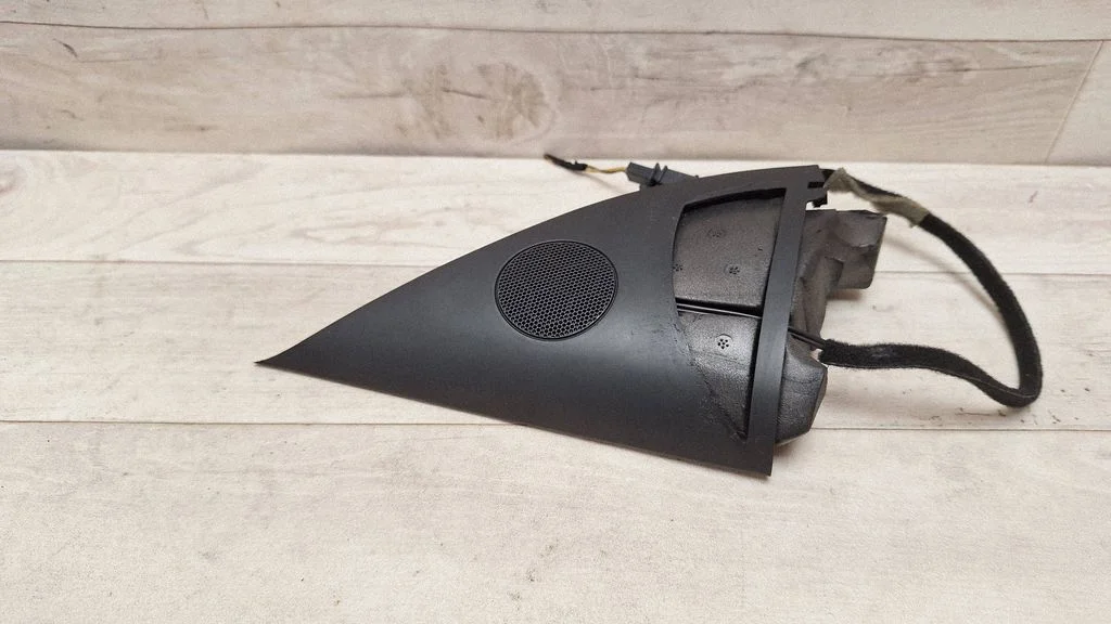 Front door high frequency speaker 7L6837985