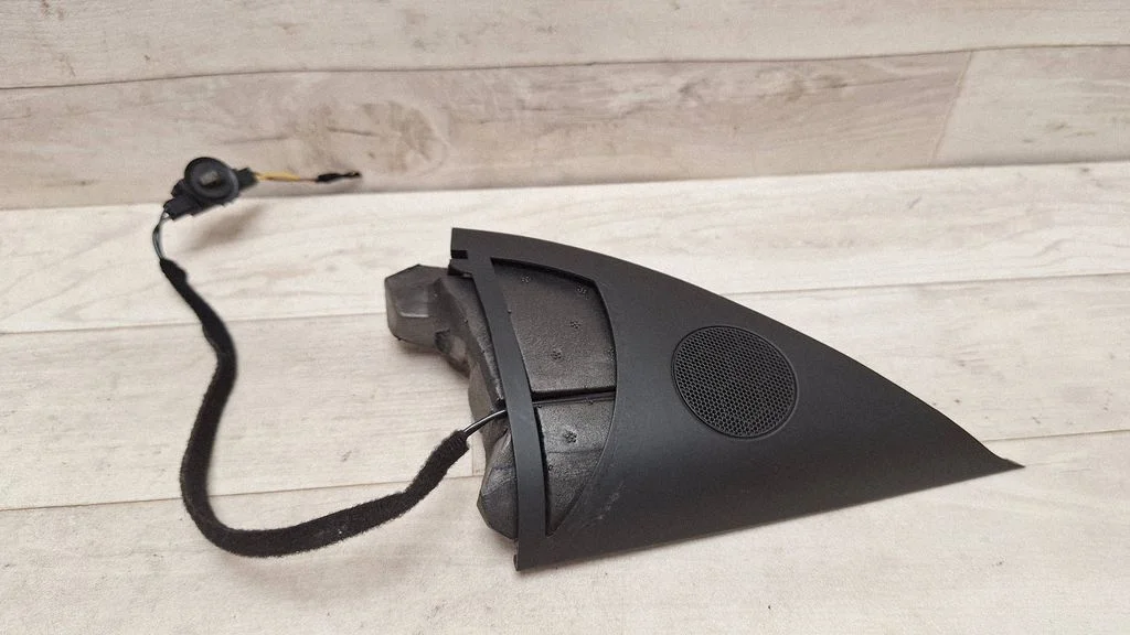 Front door high frequency speaker 7L6837986C