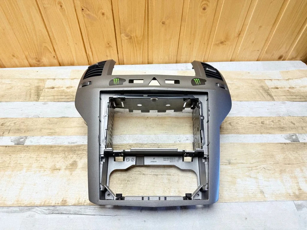Raadio/navigatsiooni viimistlus – Opel Zafira B (2005-2014)