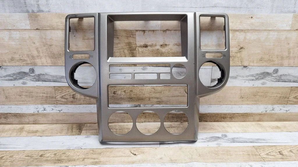 Radio/GPS head unit trim 68260EQ000
