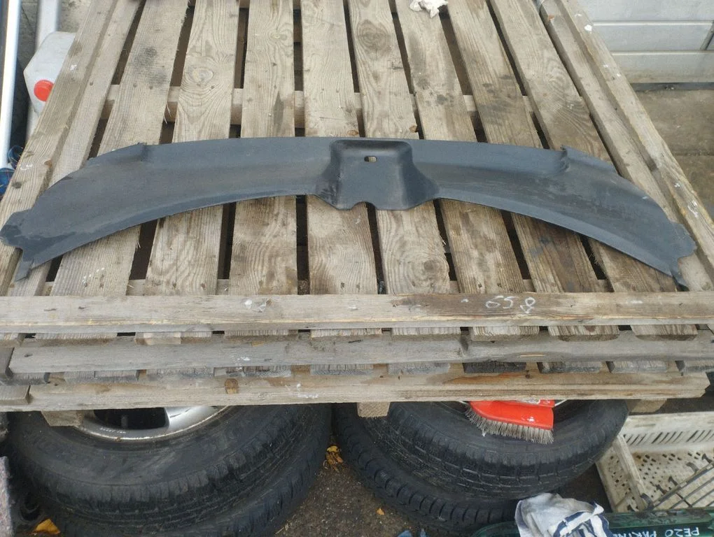 Radiator trim 4B0807081