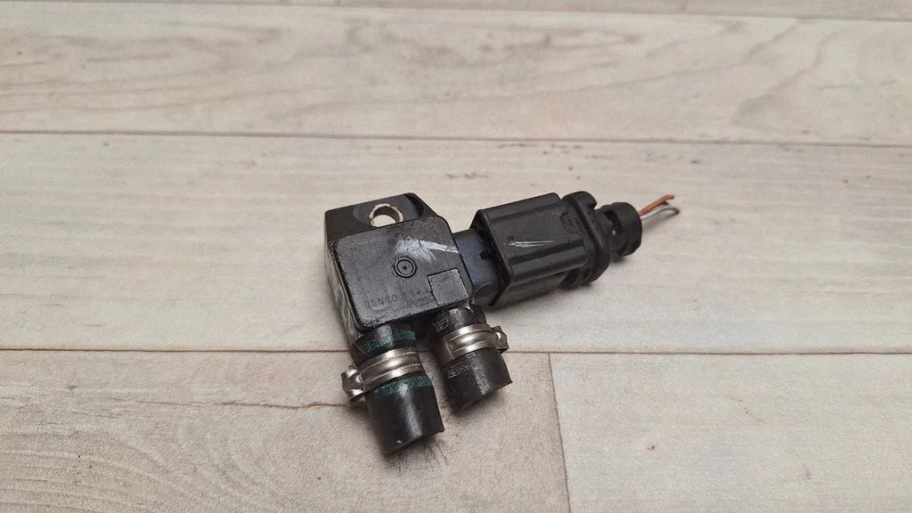 Exhaust gas pressure sensor – Citroen C4 Grand Picasso (2007-2013)