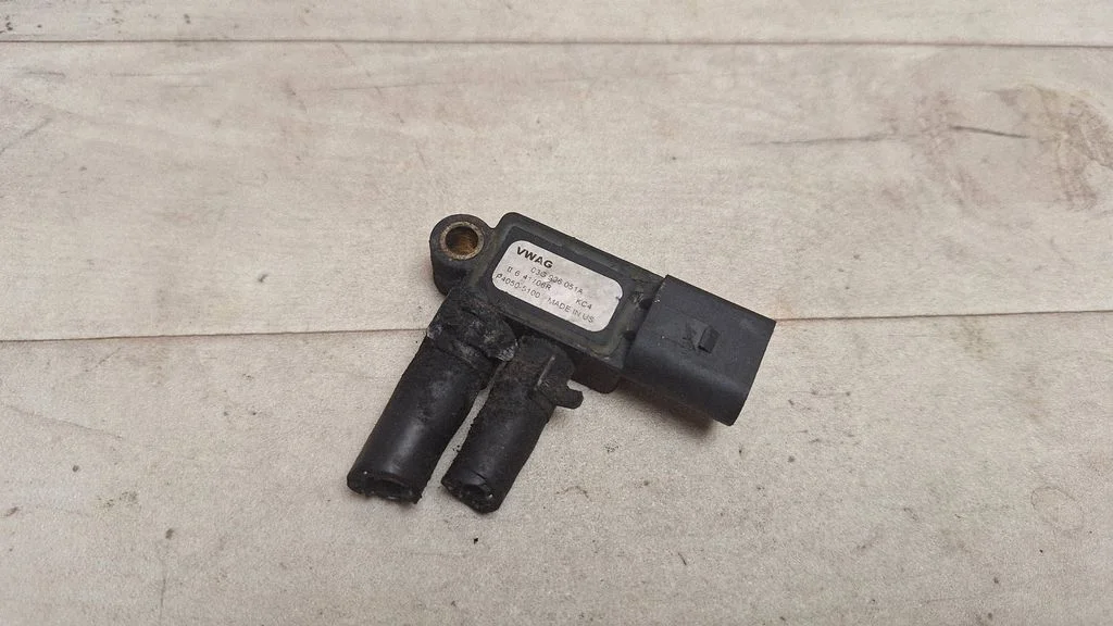 Exhaust gas pressure sensor 03G906051A