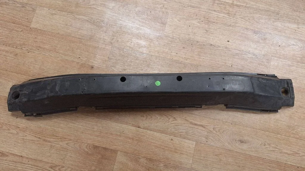 Front bumper support beam 30655493 – Volvo C30 (2007-2010)