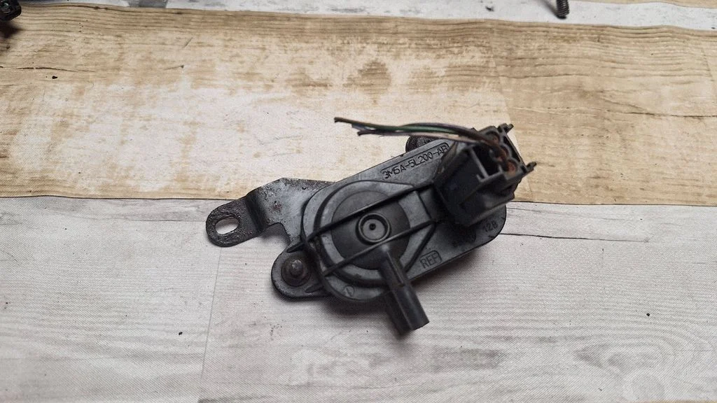Exhaust gas pressure sensor – Ford Mondeo MK IV (2007-2014)