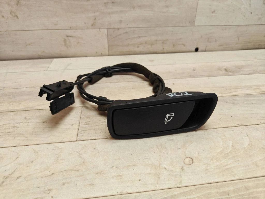 Seat back rest control lever/handle – Audi Q5 SQ5 8R (2008-2017)