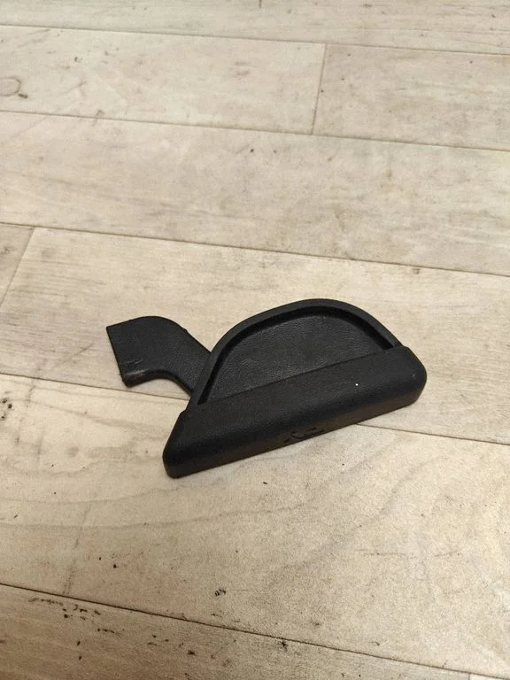 Seat back rest control lever/handle – Hyundai i20 (PB PBT) (2008-2014)
