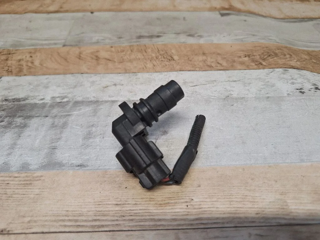 Camshaft position sensor 8627354