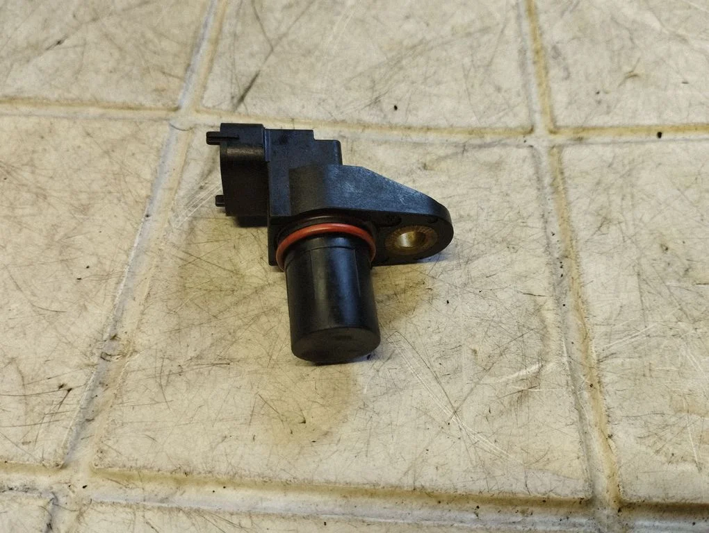 Camshaft position sensor – Mercedes-Benz R-Class W251 (2005-2013)