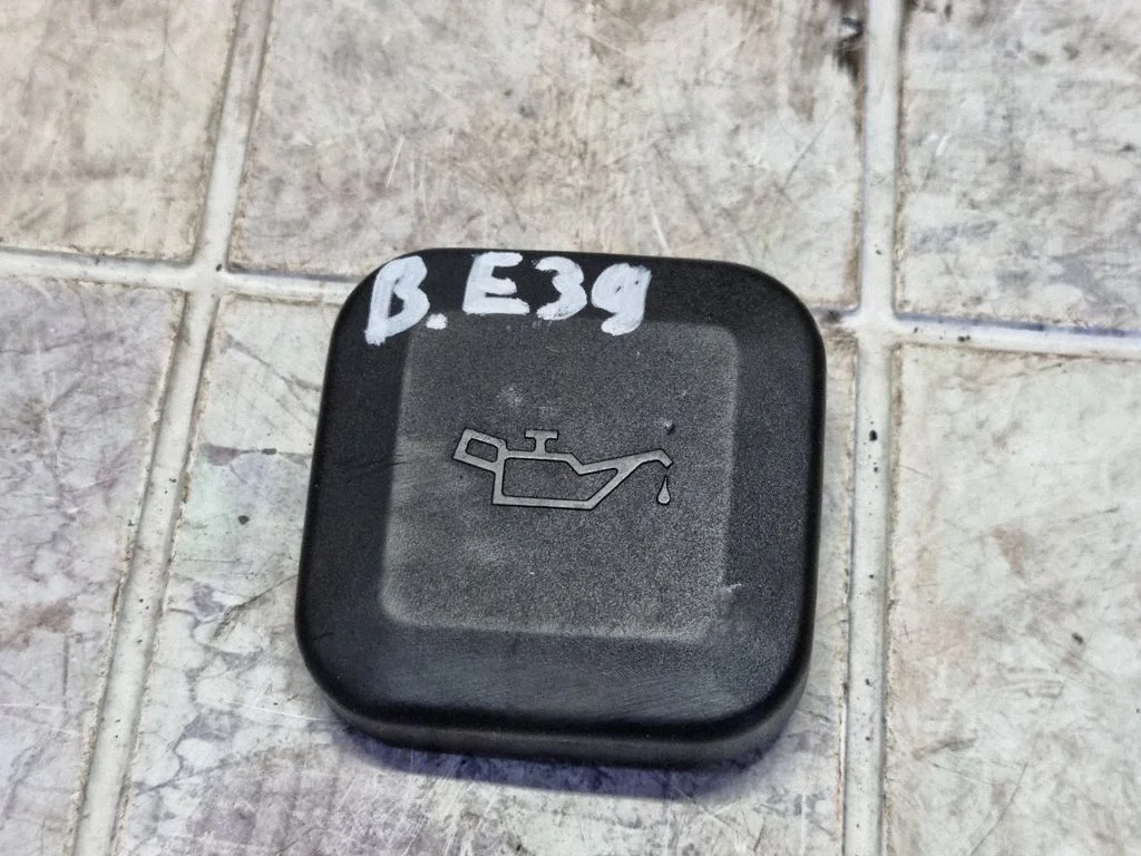 Oil filler cap – BMW 5 Series E39 (1996-2003)