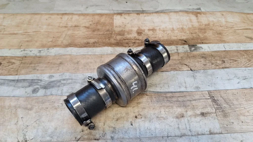 Sisselaske resonaator