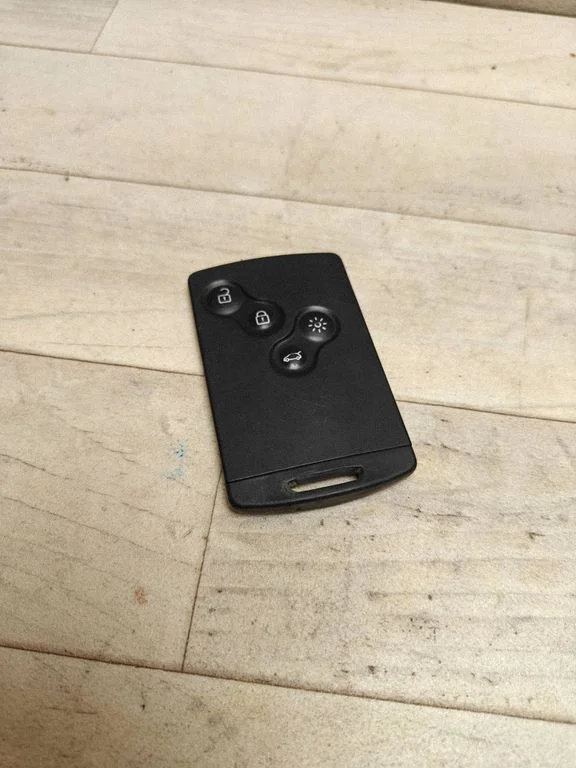 Ignition key/card – Renault Laguna III (2007-2015)