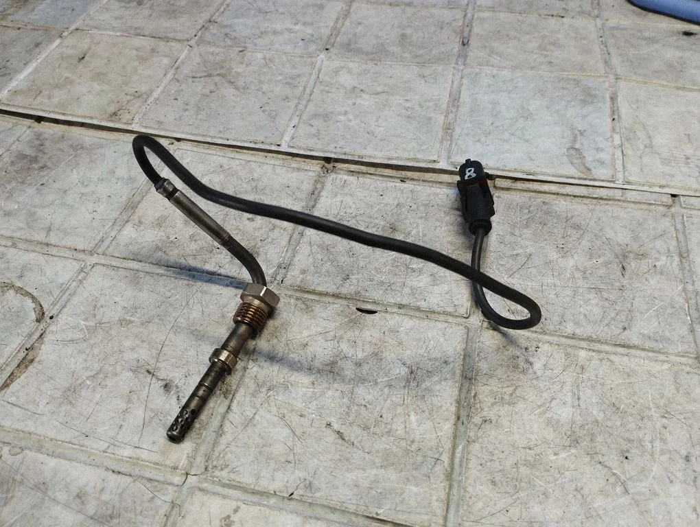 Exhaust gas temperature sensor 55200036