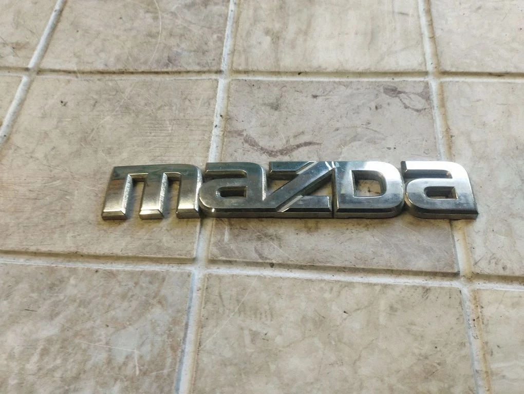 Manufacturers badge/model letters – Mazda 5 (2005-2010)