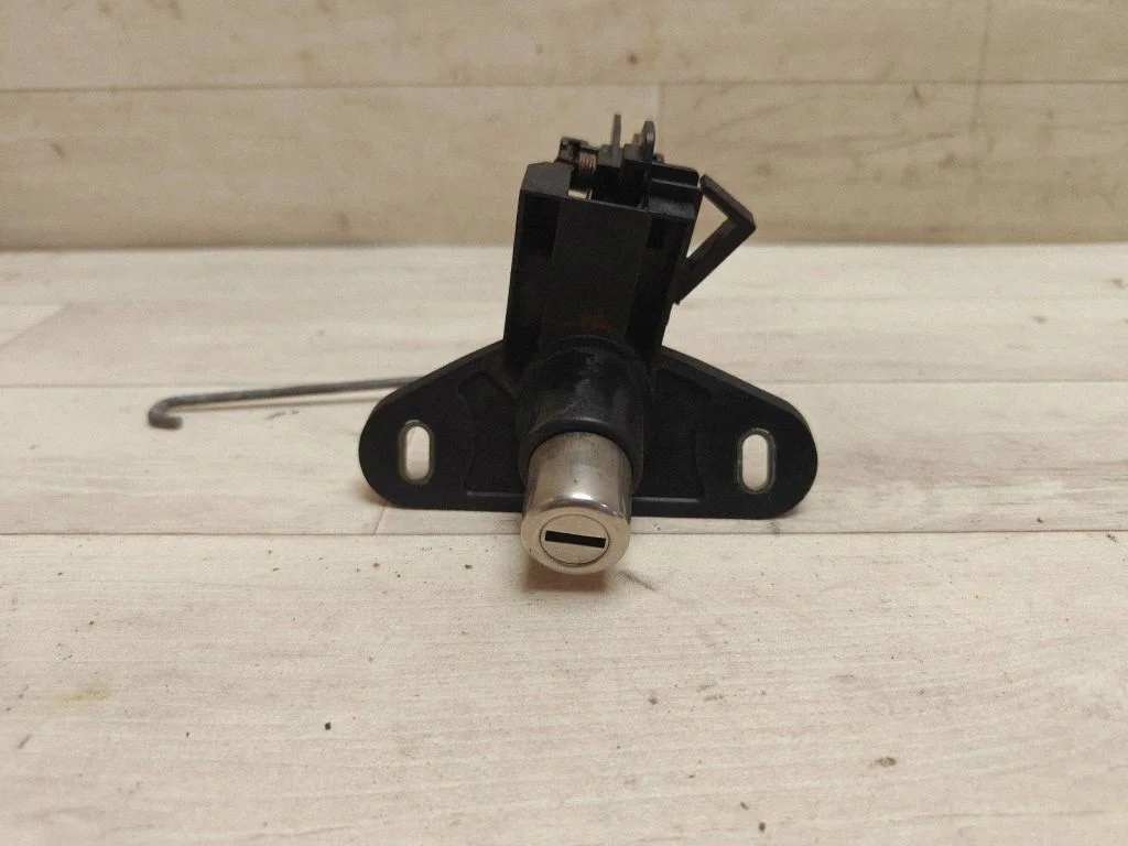 Tailgate exterior lock 791500012