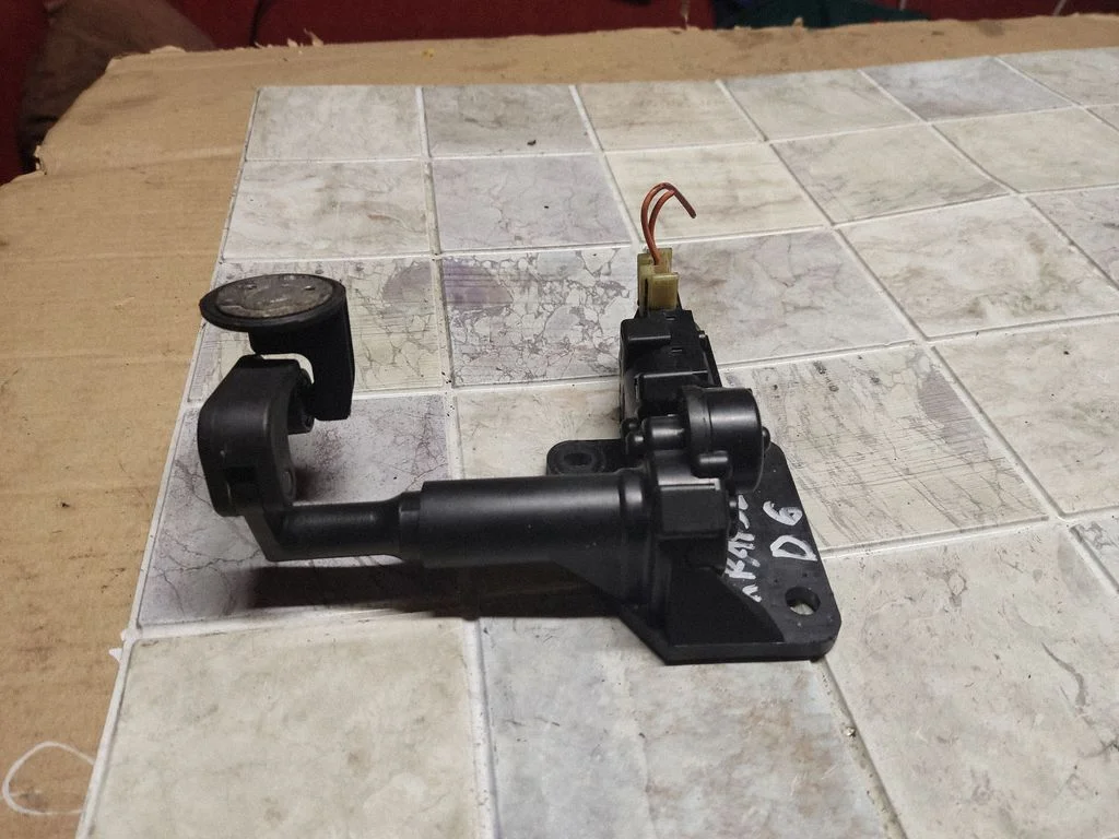 Vent window/glass motor – Chrysler Voyager (2004-2007)