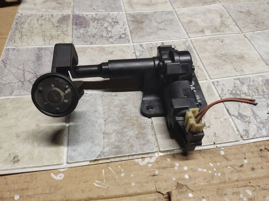 Vent window/glass motor – Chrysler Voyager (2004-2007)