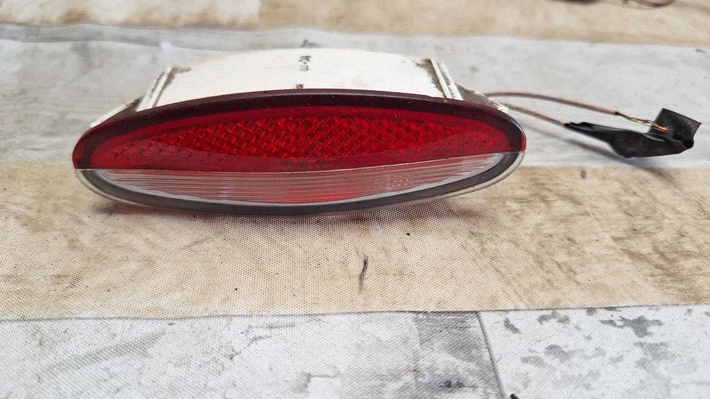 Rear door interior light – Renault Laguna II (2001-2007)
