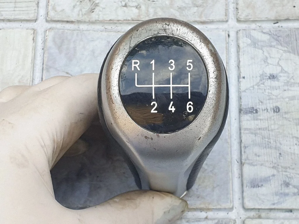 Gear lever shifter trim leather/knob – BMW 3 Series E90 E91 (2005-2012)