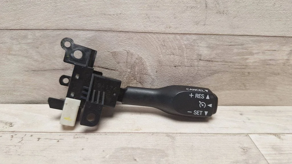Manetka tempomatu – Toyota Corolla Verso AR10 (2004-2009)