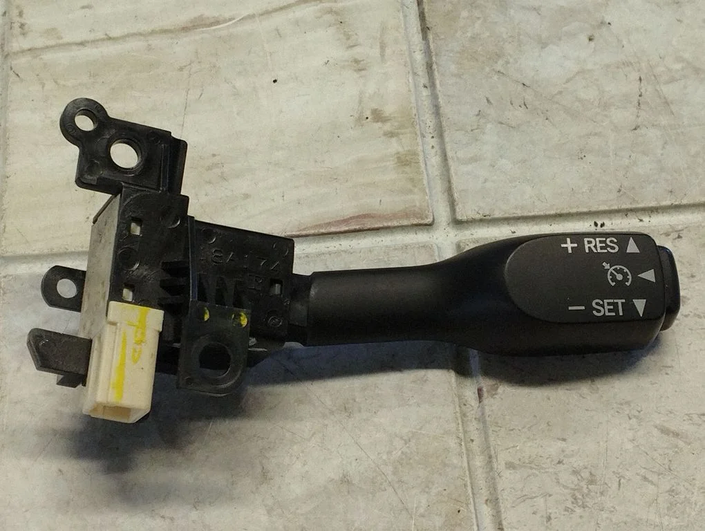 Manetka tempomatu – Toyota Corolla Verso AR10 (2004-2009)