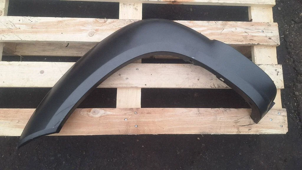 Fender trim (molding) 877112E000
