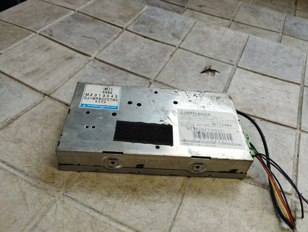 GPS navigation control unit/module – Mitsubishi Grandis (2003-2011)