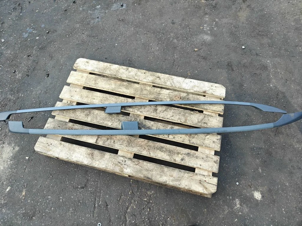 Roof bar rail