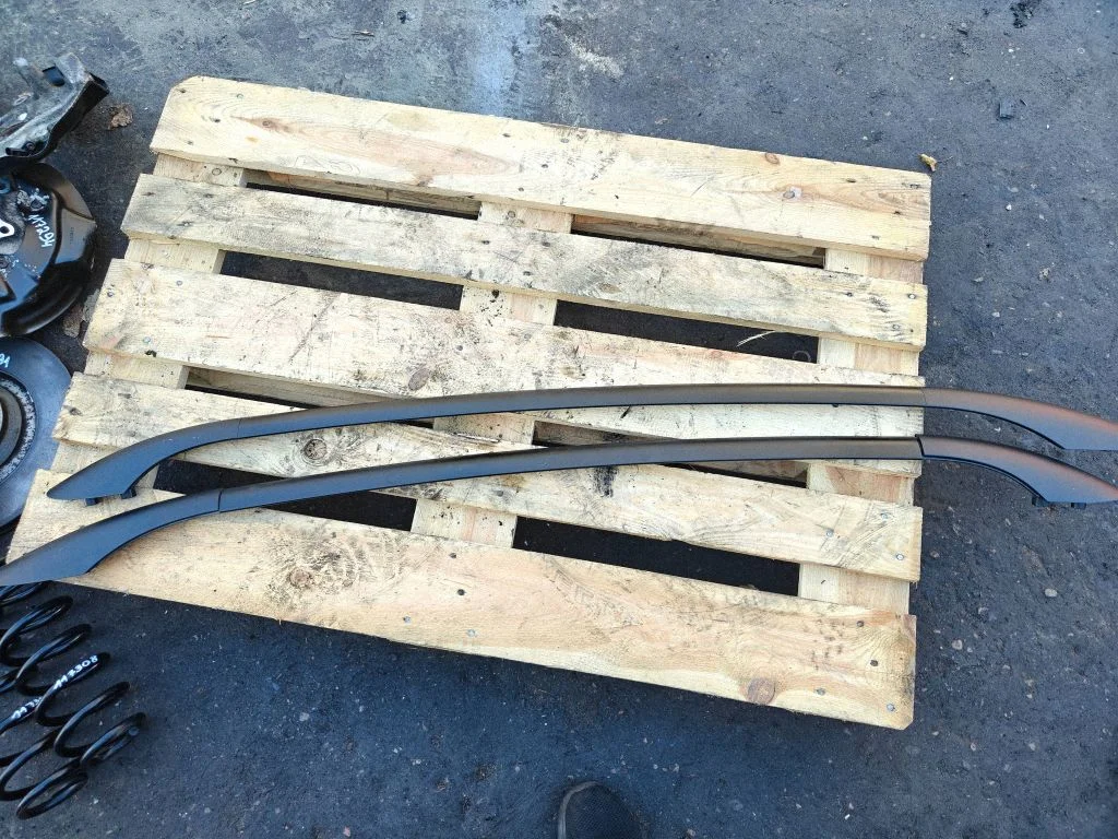 Roof bar rail