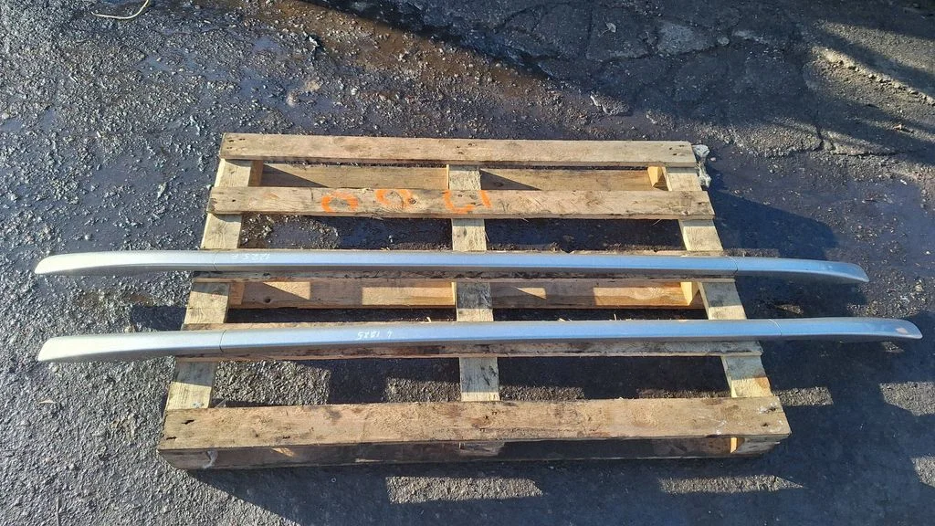Roof bar rail