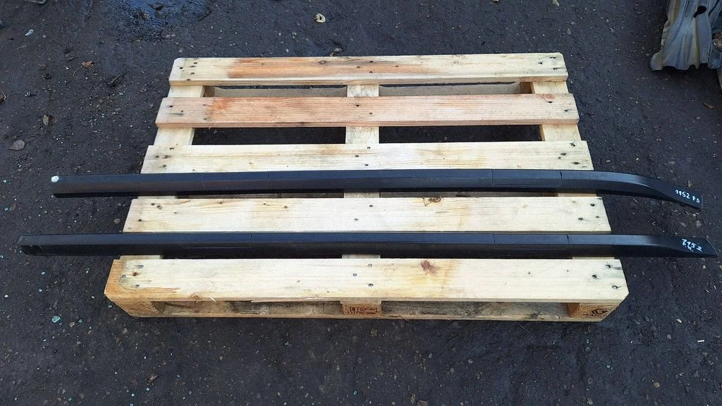 Roof bar rail 738338H300