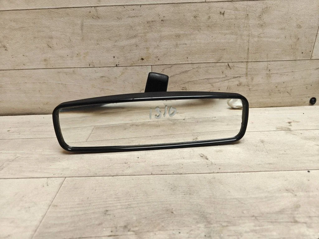 Rear view mirror (interior) 4413947816