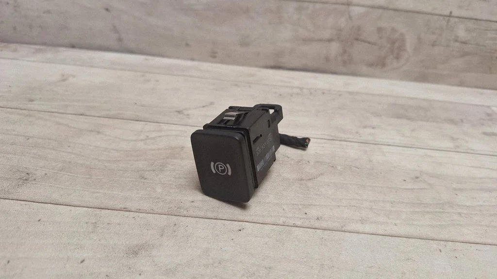 Hand parking brake switch – Volkswagen Passat B5.5 (2001-2005)
