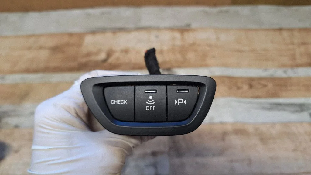 Parking (PDC) sensor switch – Citroen C5 (2008-2016)