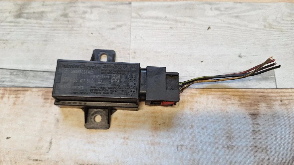 Tire pressure sensor A0018275101Q2