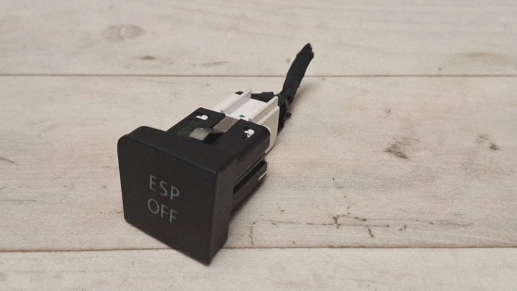 ESP (stabiilsussüsteemi) lüliti 3C0927117C