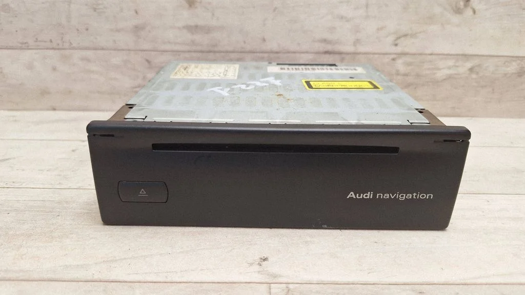Napęd CD/DVD nawigacji – Audi A4 S4 B7 8E 8H (2005-2008)