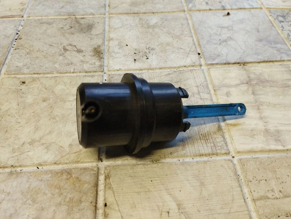 Kesklukustuse vaakumpump – Opel Omega B2 (1999-2003)
