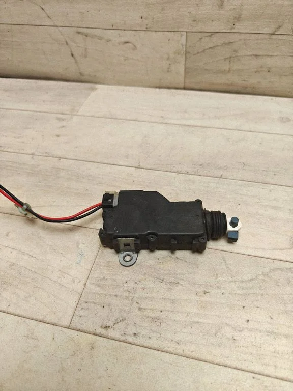 Central locking motor – rear left