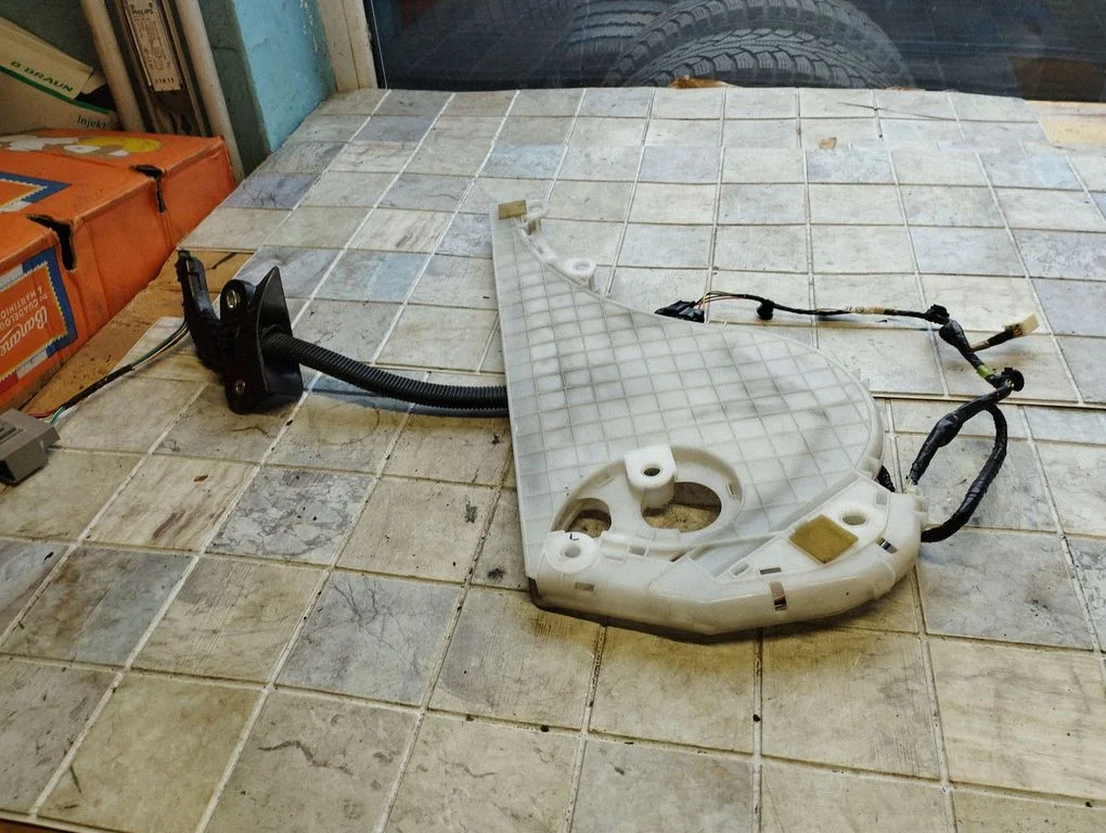 Külgmise (lükandukse) juhtmestik – Mazda 5 (2005-2010)